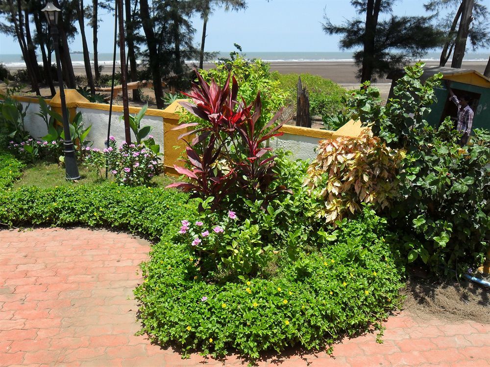 Golden Swan Beach Resort Murūd Zewnętrze zdjęcie
